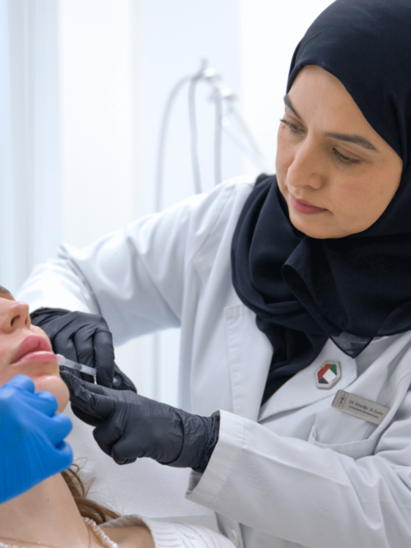 الدكتورة خديجة الزعابي الدكتورة خديجة الزعابي - أفضل طبيبة جلدية في أبوظبي بخبرة 21 عامًا