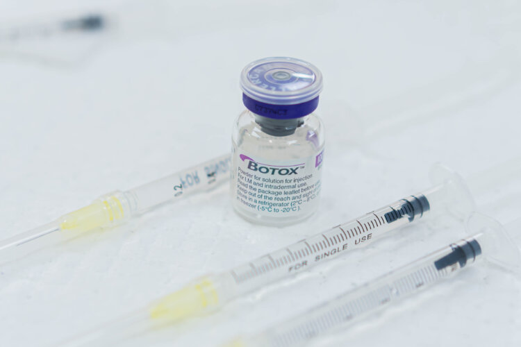 حقن البوتوكس في أبوظبي يُجرى في عيادة هاوس أوف سكينكير بجزيرة ياس